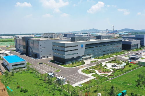 青岛西海岸新区召开 产业聚合 城市更新 光电产业座谈会